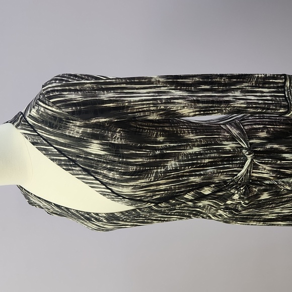 BCBG wrap dress - Picture 8 of 12